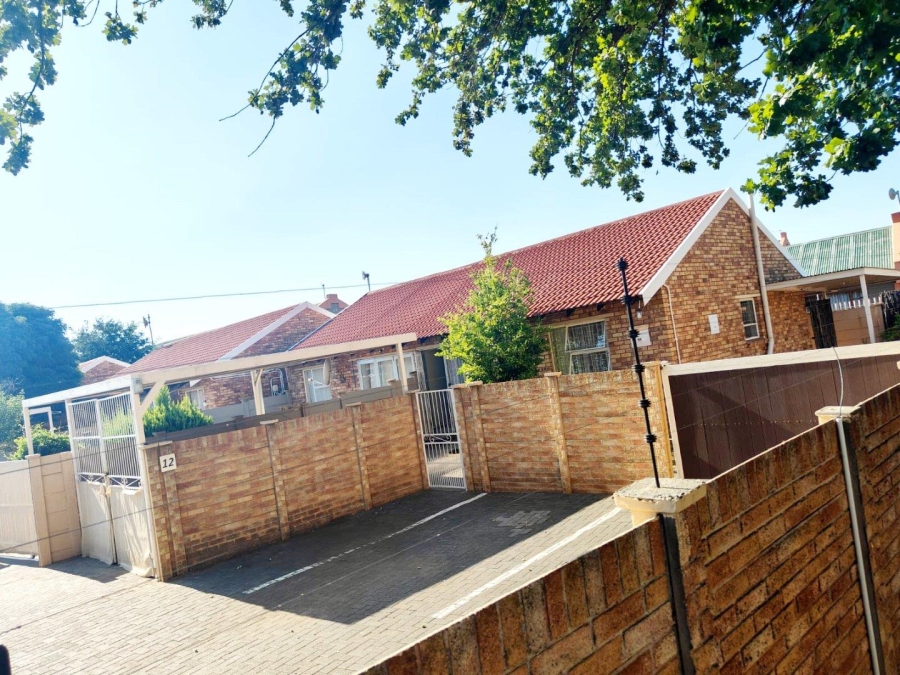 2 Bedroom Property for Sale in Hospitaalpark Free State